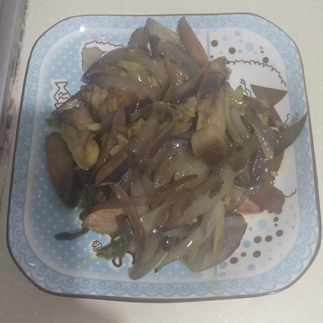 圆葱炒卤肉