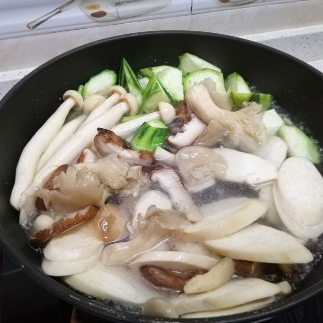丝菇汤