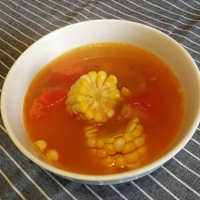 南瓜粟米蕃茄汤