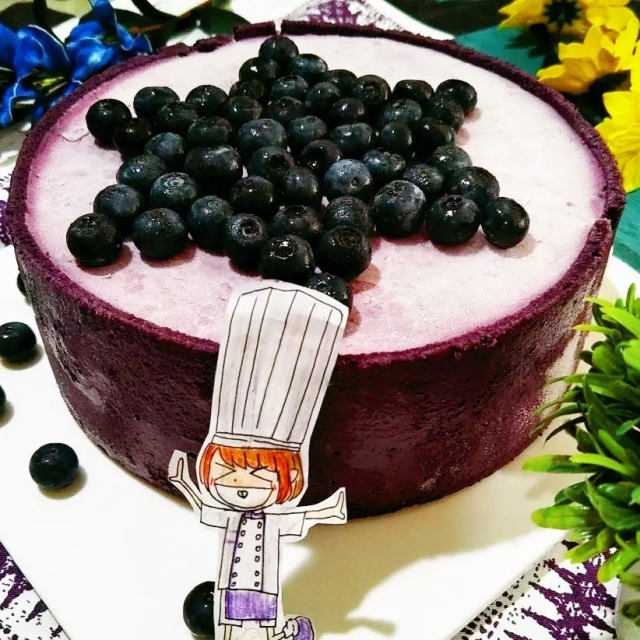 蓝莓树桩冰淇淋蛋糕