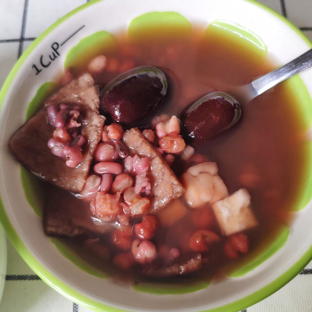 赤小豆薏米祛湿汤