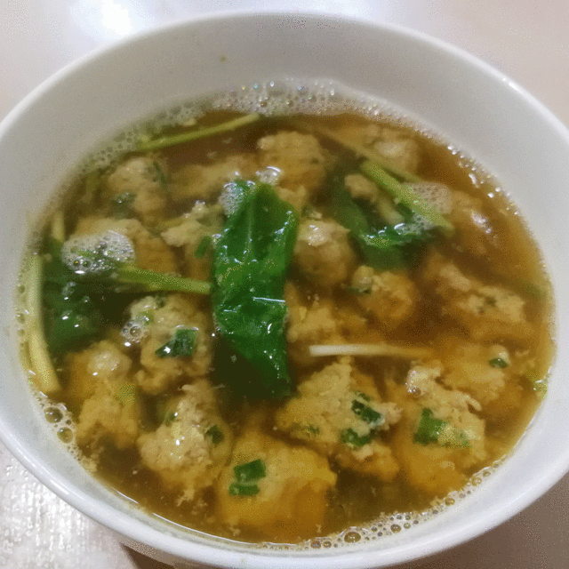 生菜肉丸汤