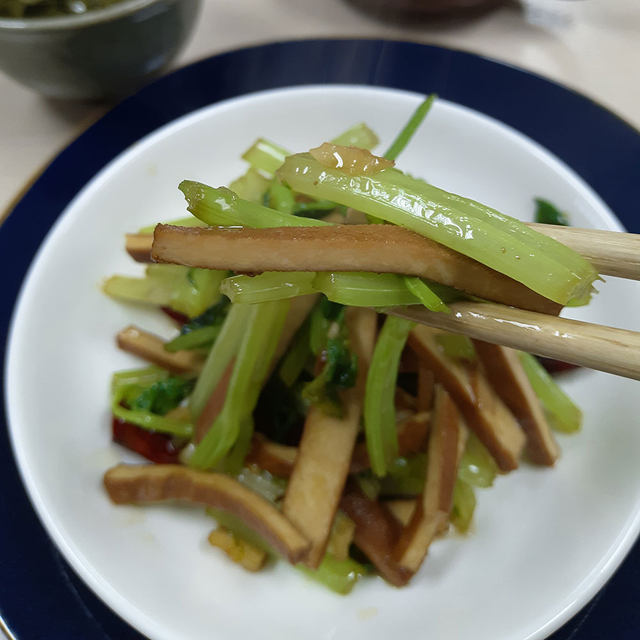 香芹炒香干