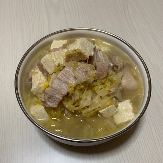 酸菜冻豆腐炖五花肉