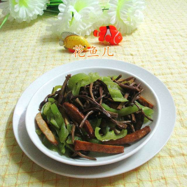 茶树菇香干炒青椒