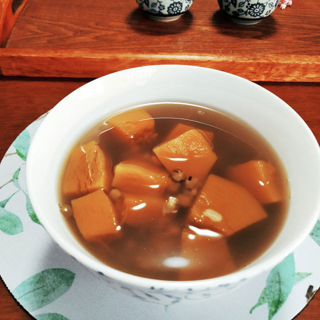 消暑解渴的南瓜绿豆汤