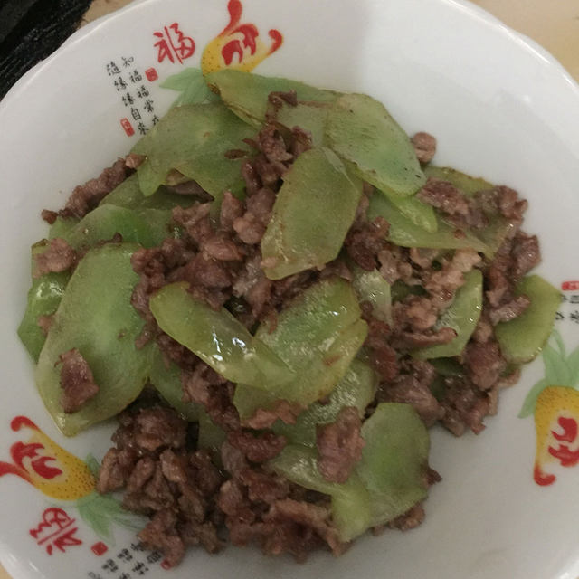 莴笋炒牛肉