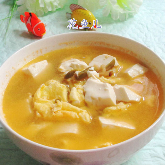 榨菜丝鸡蛋豆腐汤
