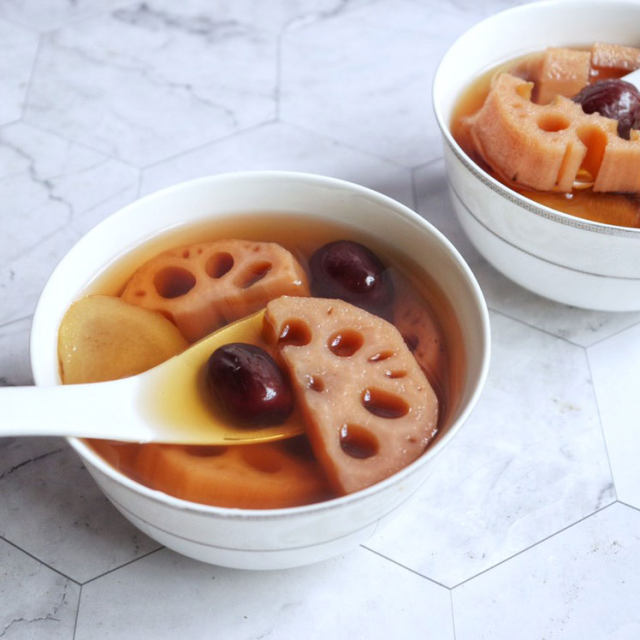 莲藕红枣甜汤