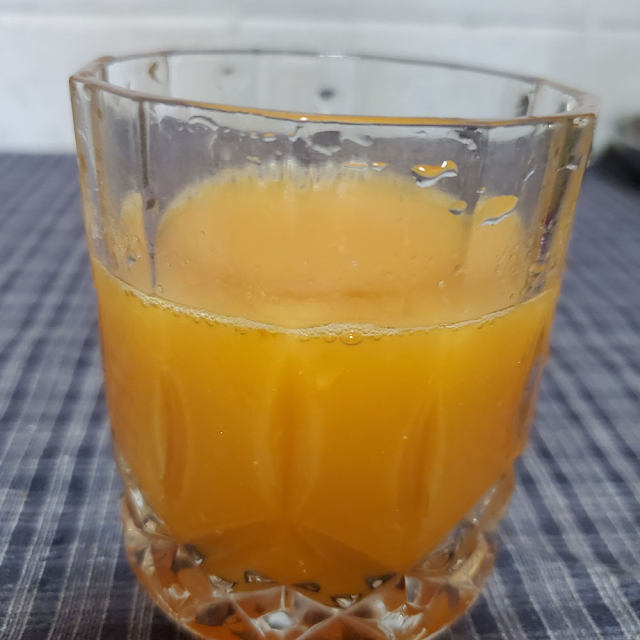 鲜榨柑橘汁