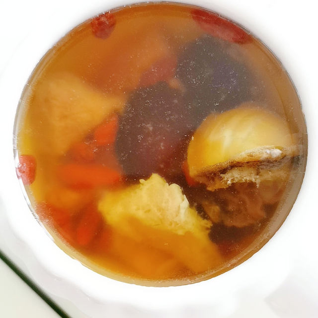 红枣枸杞瘦肉鲍鱼汤