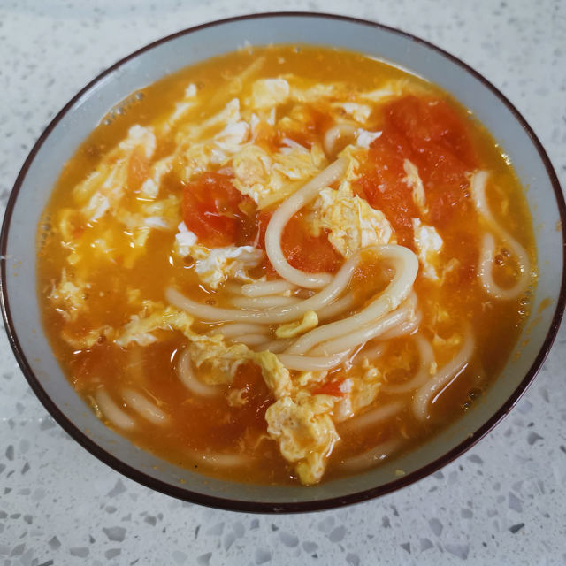 西红柿热汤面