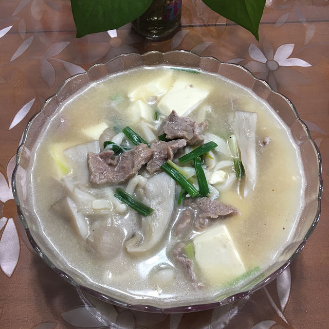 牛肉菌菇豆腐汤