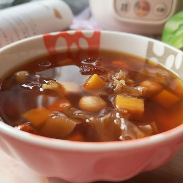 红薯花生桃胶汤