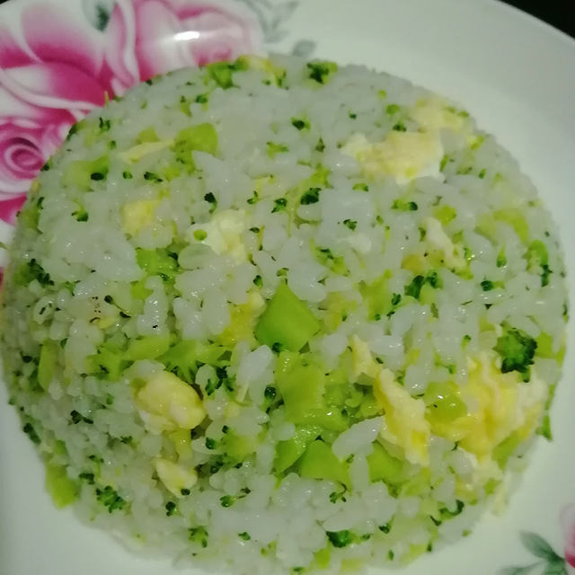 西兰花炒饭