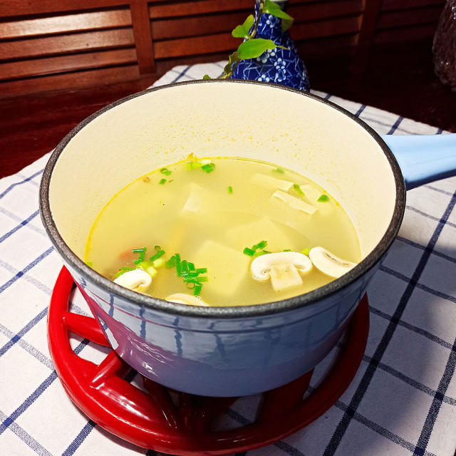 泥鳅冻豆腐汤