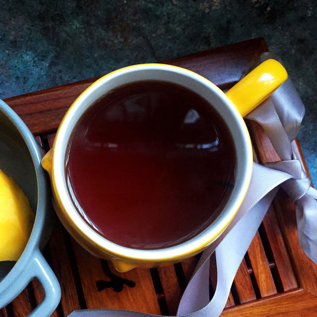 橘皮红枣煮茯茶
