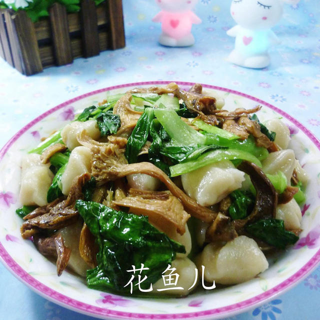 鸡棕菌鸡毛菜炒面疙瘩