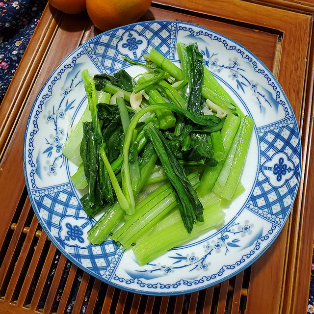 蒜片炒迟菜心