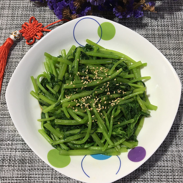 凉拌茼蒿菜