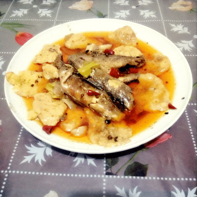 川香炖鱼贴饼