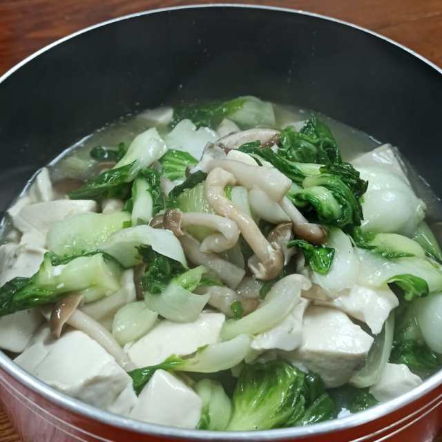蟹味菇烧豆腐青菜