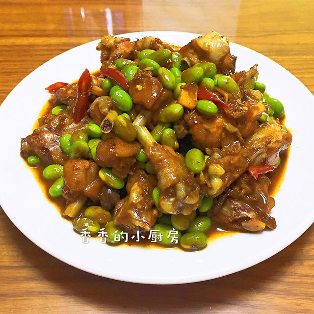 小鸡烧毛豆