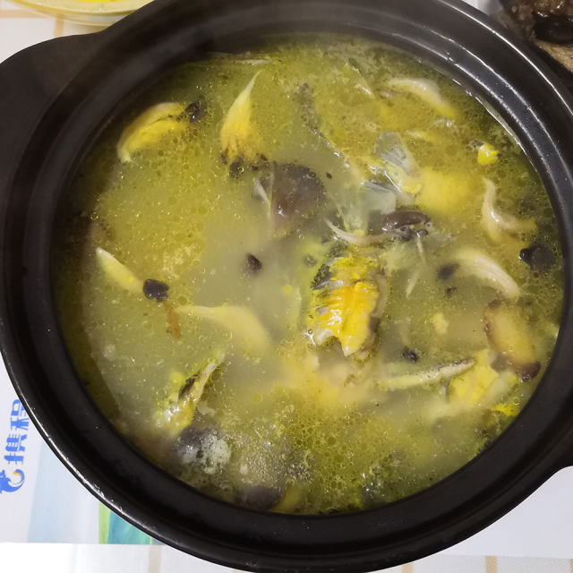 黄颡鱼平菇汤