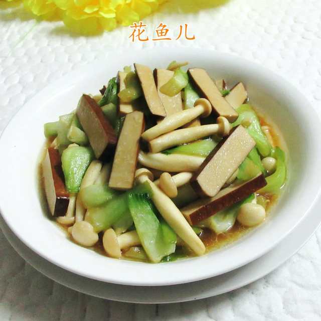 鸡蛋干白玉菇炒菜梗