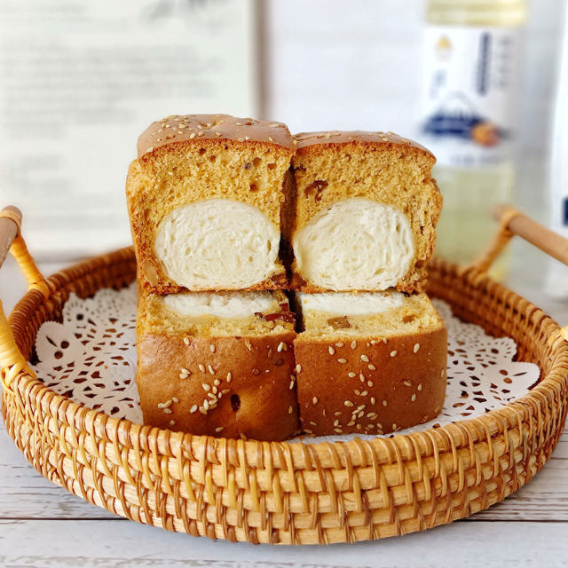 枣糕夹面包