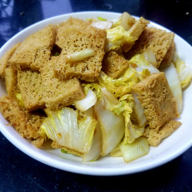 冻豆腐炒娃娃菜