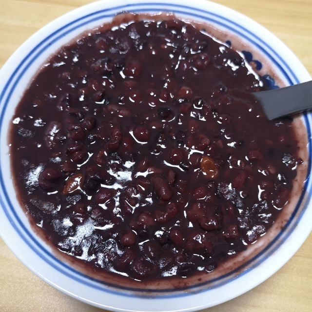 黑米红豆薏仁粥