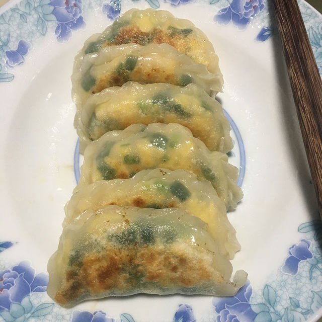 香煎韭菜饺子