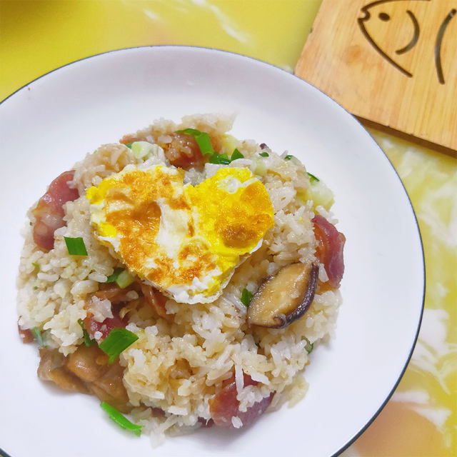 鸡腿腊味饭