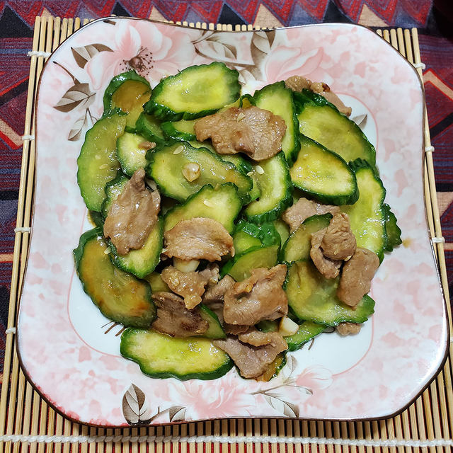 鸭胸肉炒青瓜