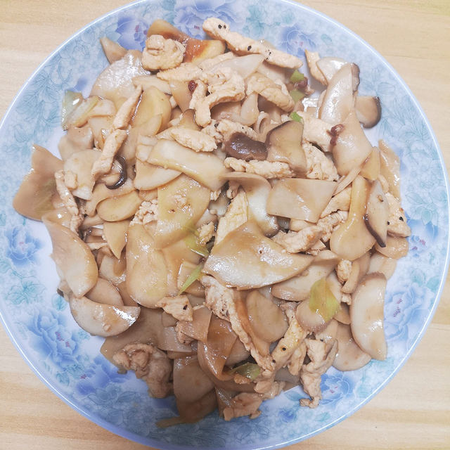 杏鲍菇炒肉片