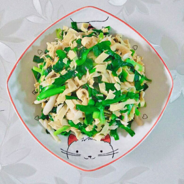 干豆腐白玉菇炒韭菜