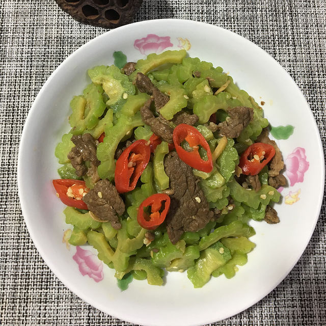 牛肉炒苦瓜