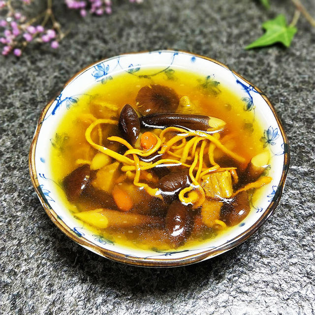 鸡枞菌虫草花汤