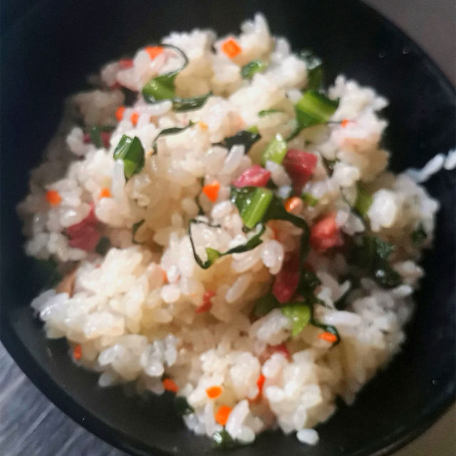 咸肉莴笋叶菜饭