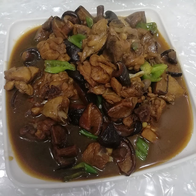 香菇烧鸡腿