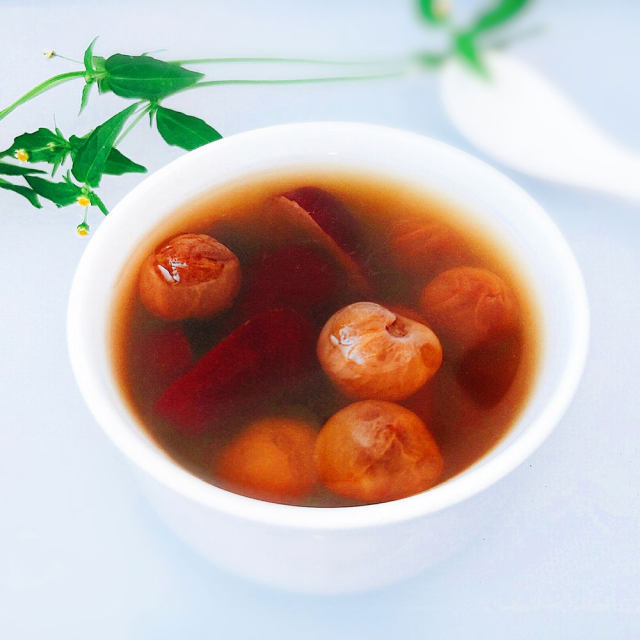 “ 春季润燥汤水 ”桂圆红枣汤
