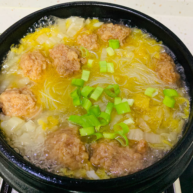 酸菜丸子粉丝煲