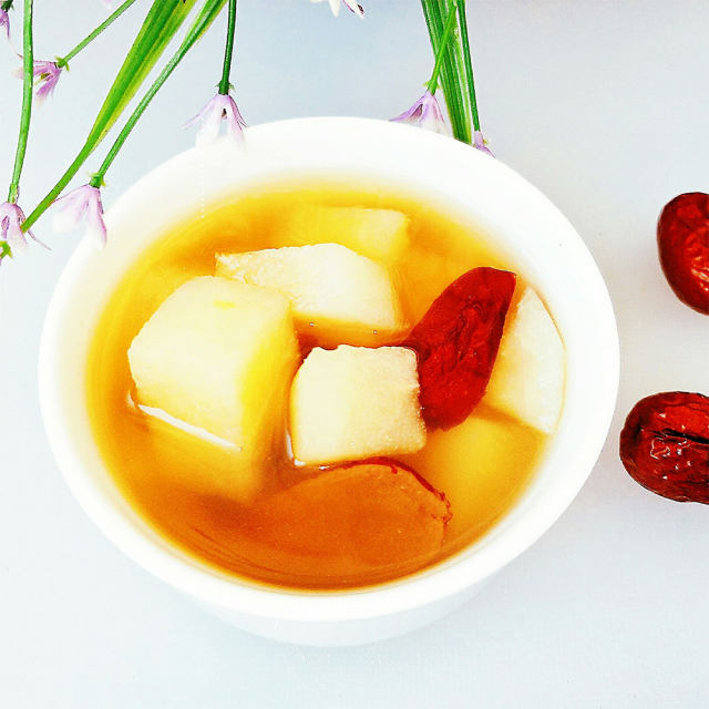 “ 春季润燥汤水 ”红枣雪梨汤