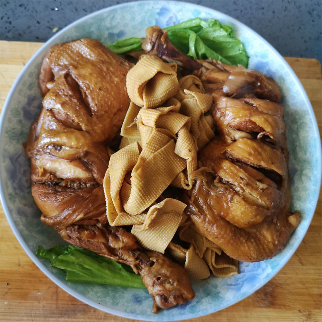 下饭菜卤大鸡腿豆皮