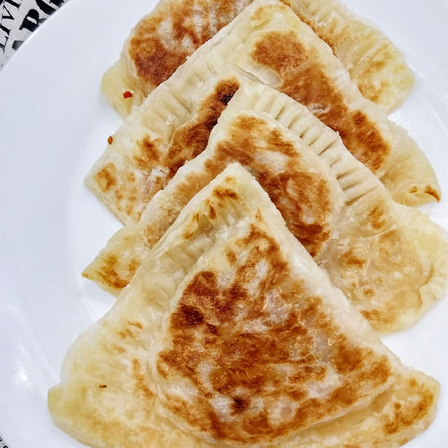 手抓饼版的酸菜饼