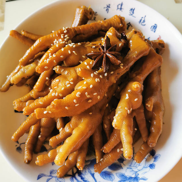 电饭煲卤鸡爪