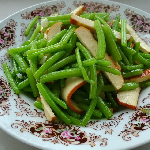 茼蒿杆炒香干