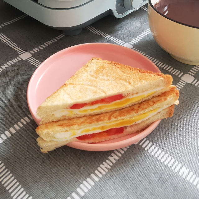 西红柿鸡蛋三明治