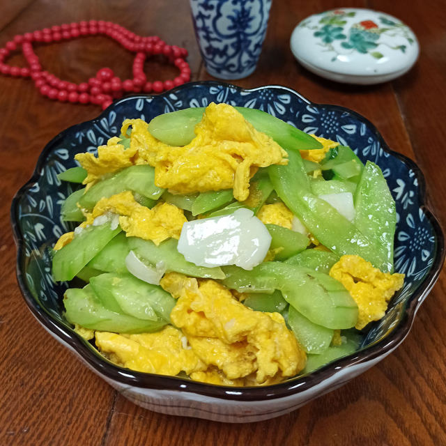 黄瓜炒土鸡蛋